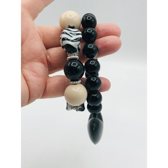 Chunky Zebra print black cream heart dangle stretch bracelets (2) - Picture 5 of 5